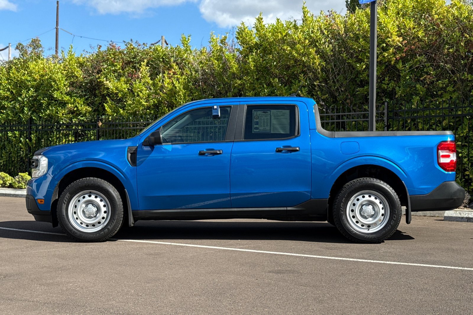 Used 2022 Ford Maverick AWD SuperCrew image 7
