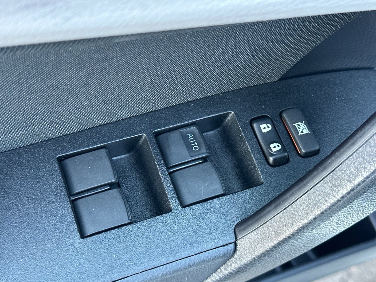 Used 2019 Toyota Corolla LE FWD image 11