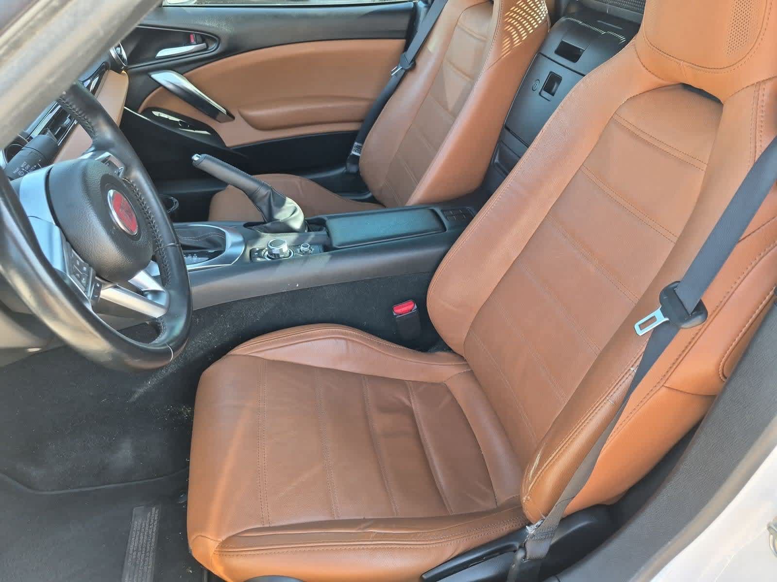 Used 2017 FIAT 124 Spider Lusso RWD image 16