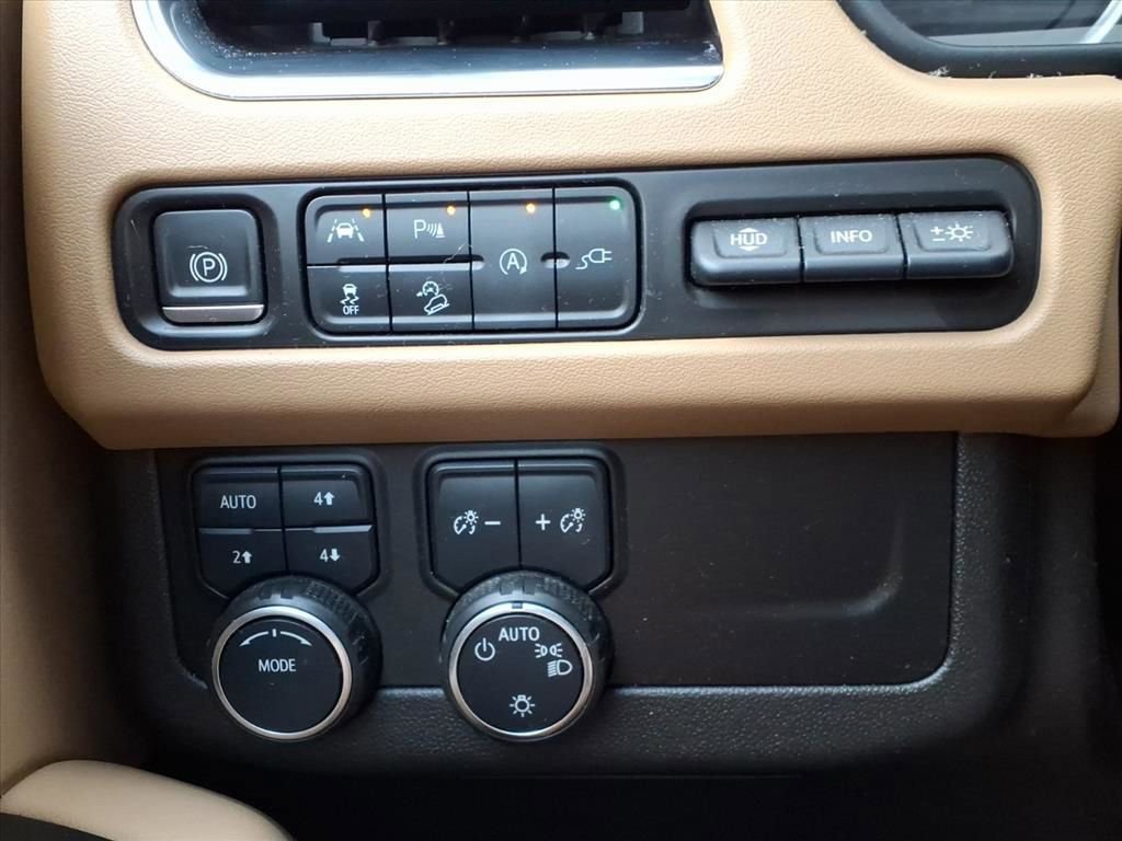 Used 2021 Chevrolet Suburban Premier AWD/4WD image 12