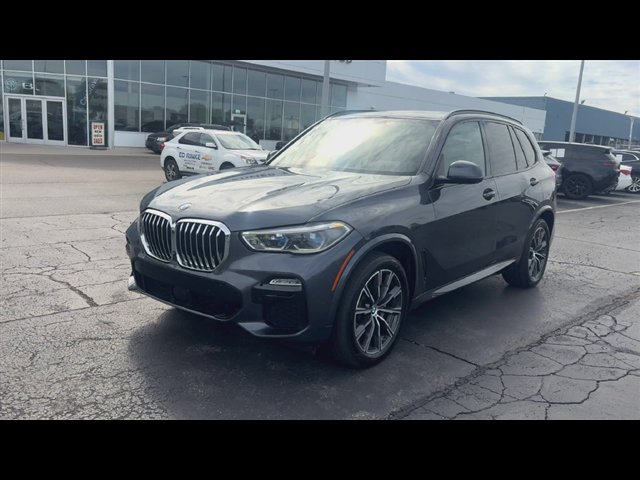 Used 2019 BMW X5 xDrive40i w/ M Sport Package AWD/4WD image 4