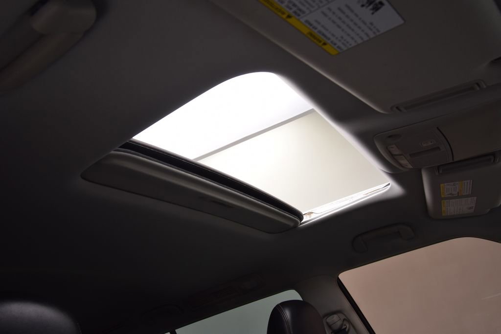 Used 2019 Nissan Armada SL w/ Premium Package image 18