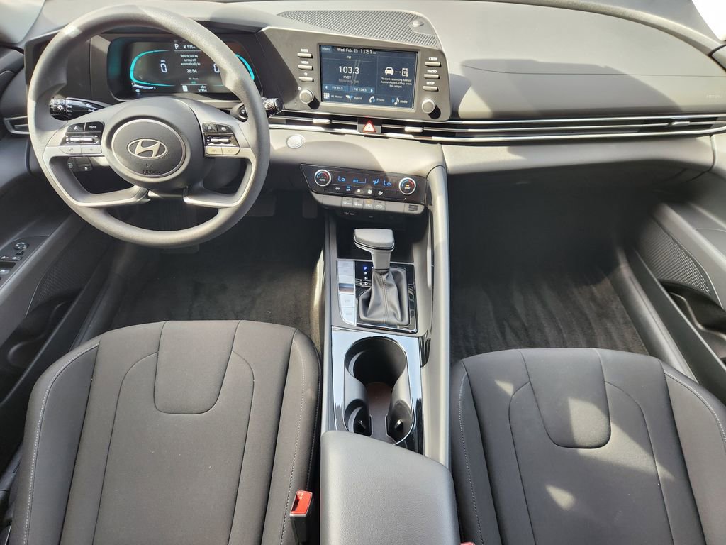 Certified 2025 Hyundai Elantra Blue image 24