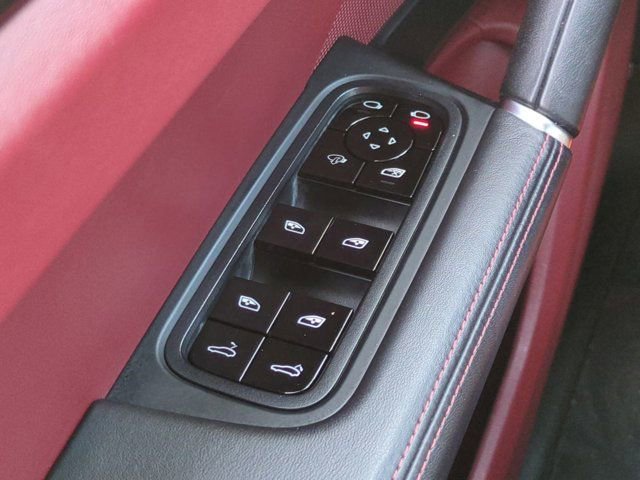 Used 2020 Porsche Cayenne S image 22