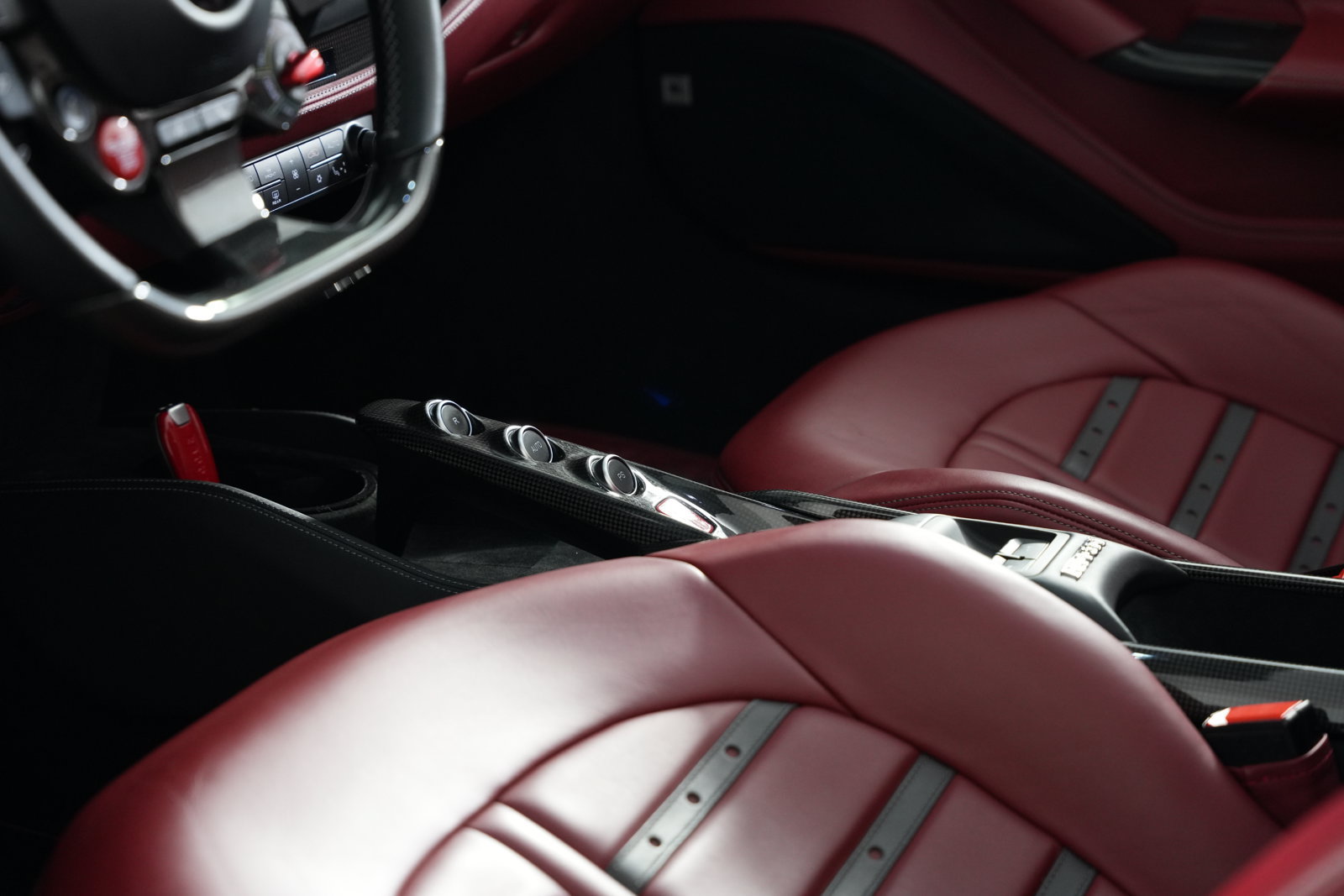 Used 2021 Ferrari F8 Spider RWD image 50