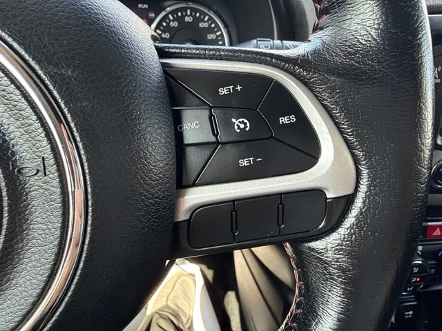 Used 2015 Jeep Renegade Trailhawk w/ Popular Equipment Group AWD/4WD image 21