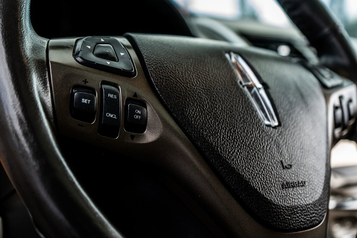 Used 2012 Lincoln MKX AWD image 26
