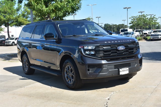 Used 2025 Ford Expedition Max Active RWD image 3