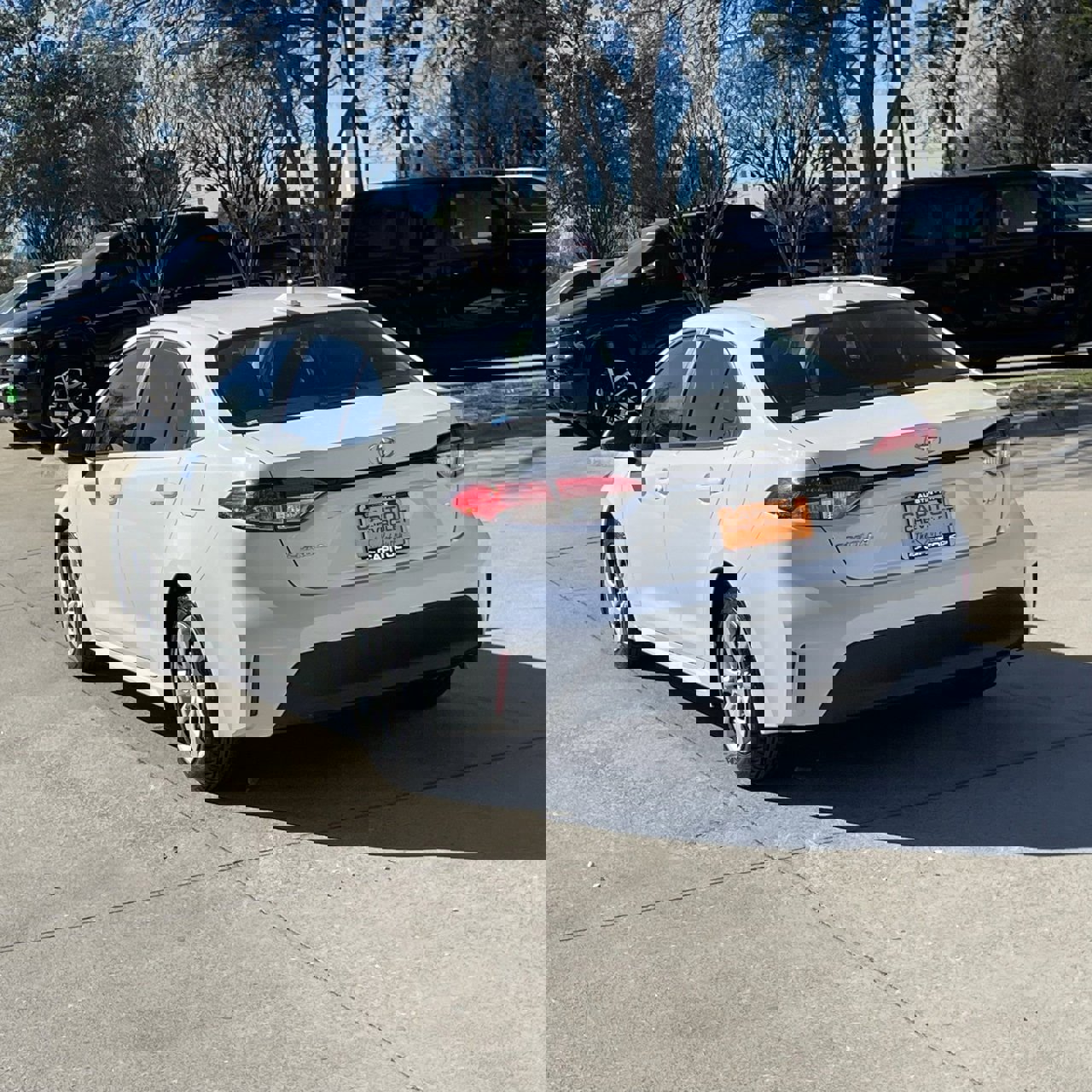 Used 2024 Toyota Corolla LE image 4