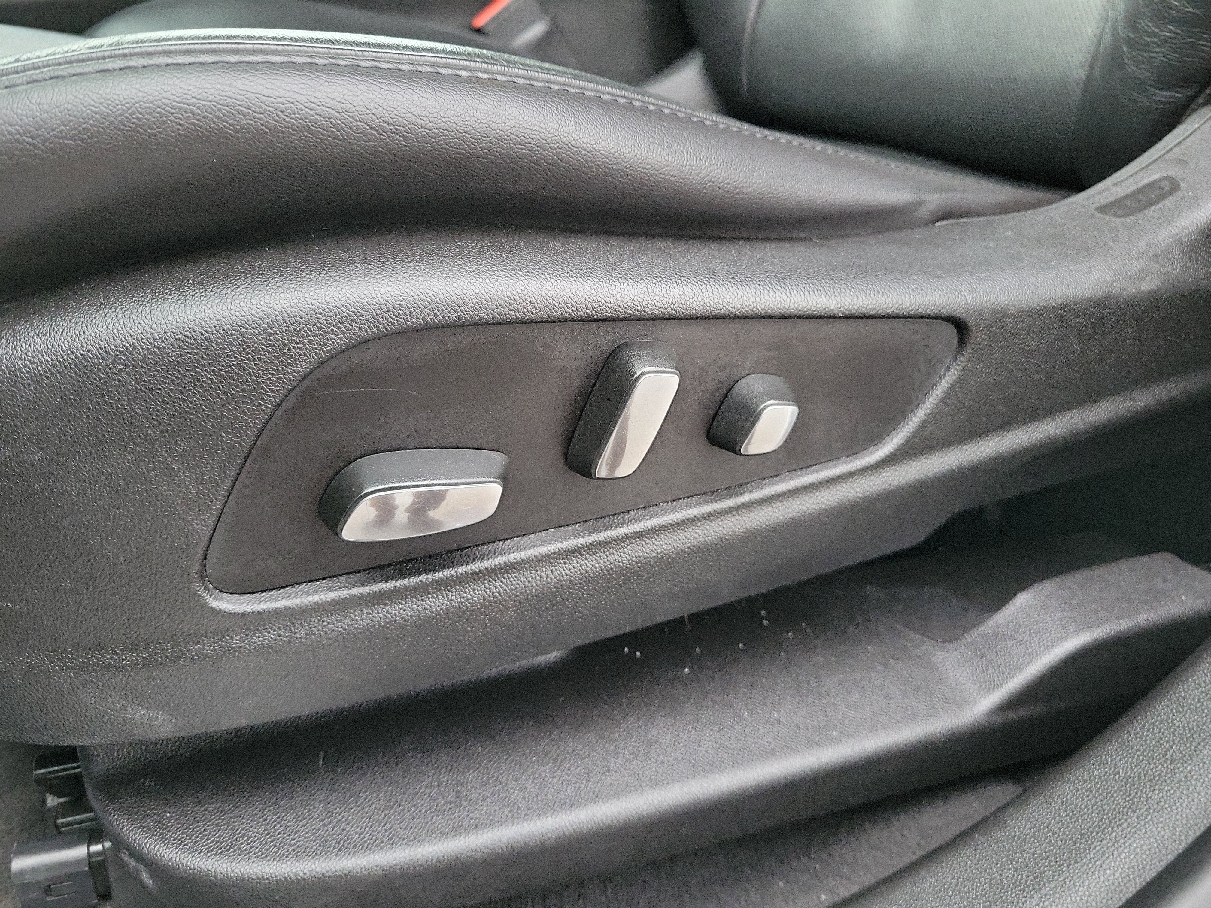 Used 2017 Cadillac XT5 Luxury image 21