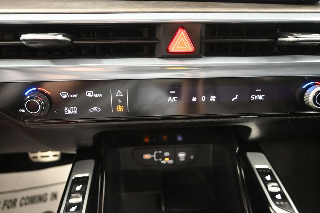 Certified 2024 Kia Sorento SX AWD/4WD image 21