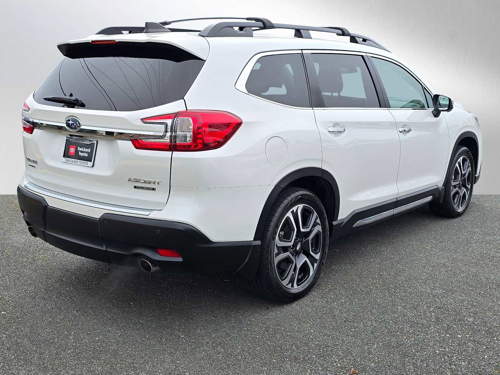 Used 2023 Subaru Ascent Touring image 3