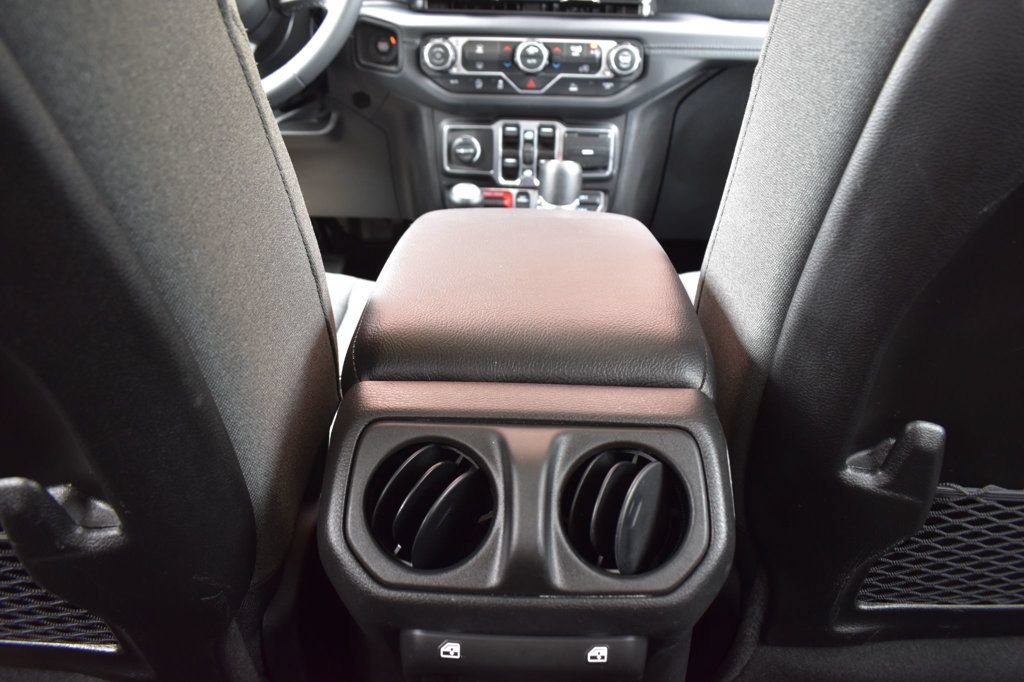 Used 2026 Jeep Gladiator Rubicon AWD/4WD image 32