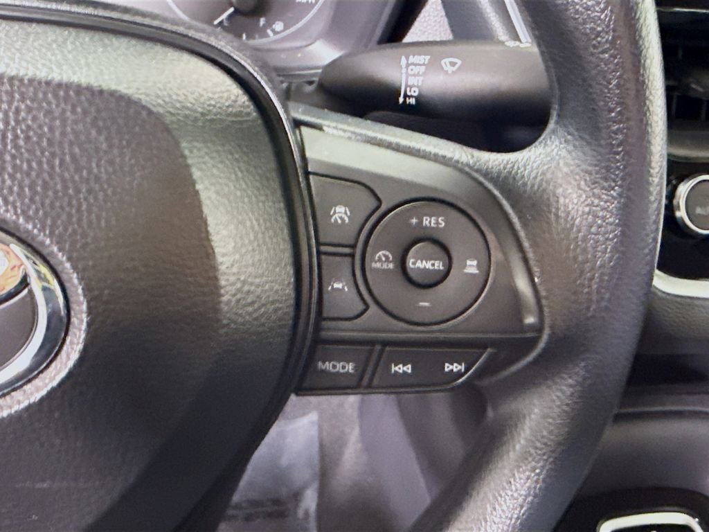 Certified 2025 Toyota Corolla LE FWD image 22