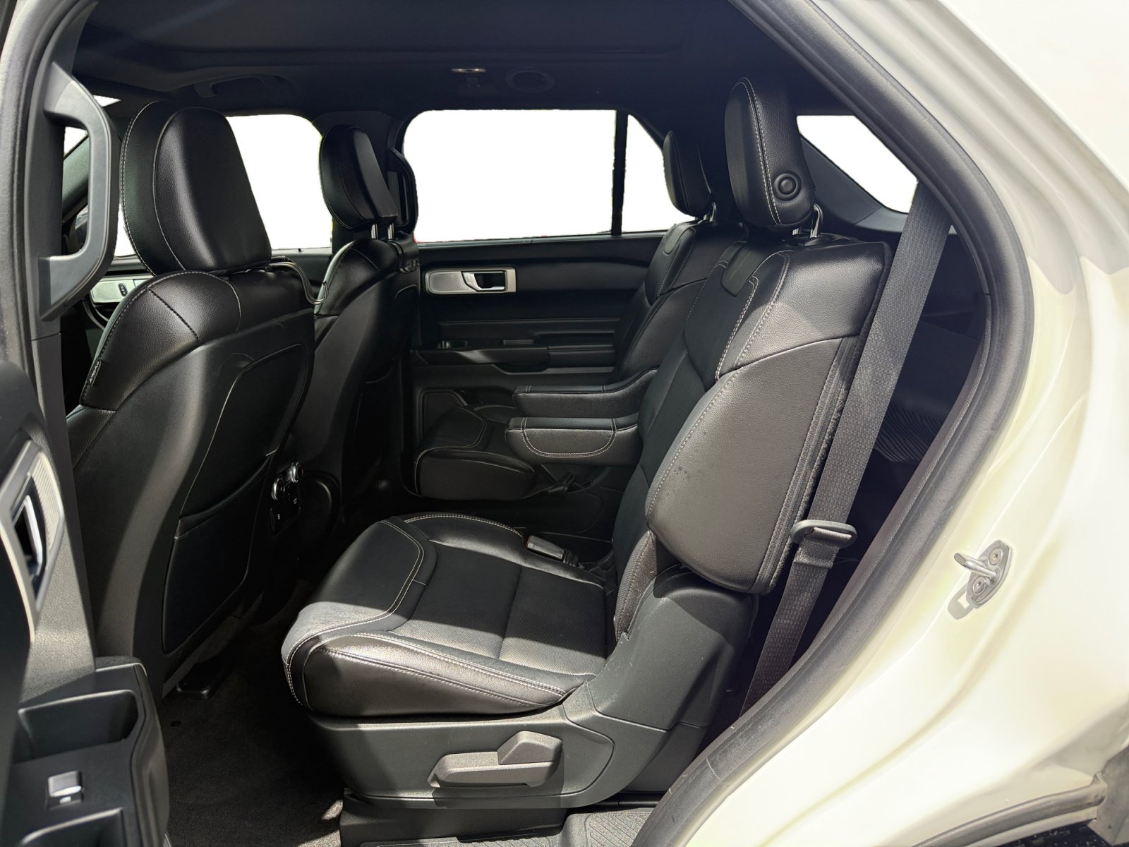 Certified 2020 Ford Explorer ST w/ Premium Technology Package AWD/4WD image 16