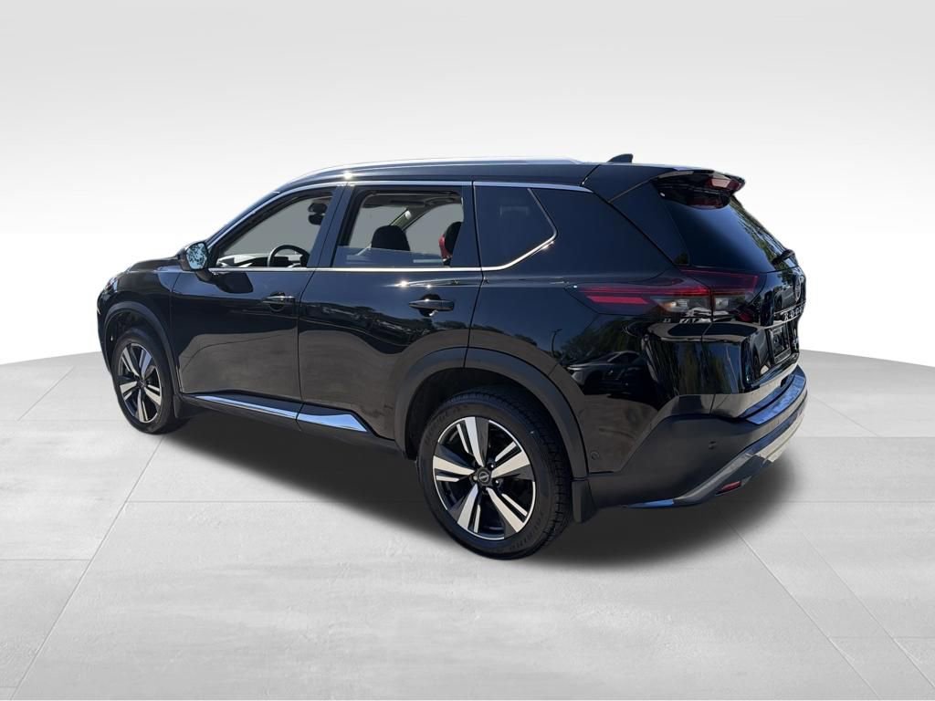 Used 2023 Nissan Rogue SL w/ SL Premium Package image 5