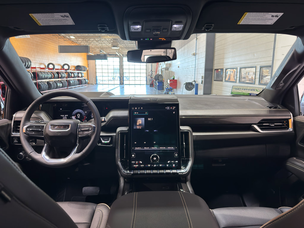 Used 2025 GMC Yukon XL Elevation w/ LPO, Elevation Black Package image 14