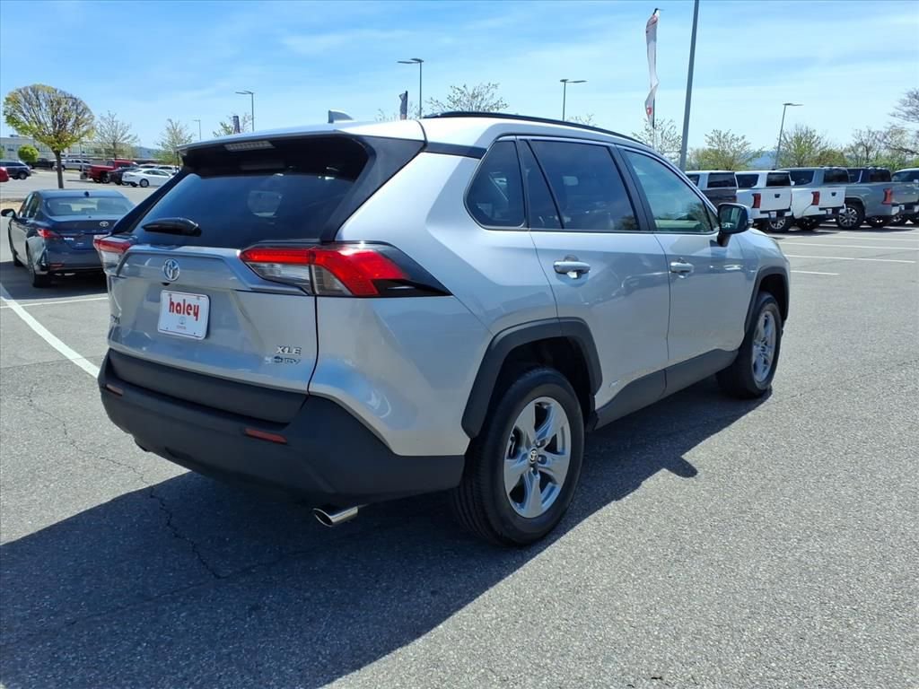 Certified 2025 Toyota RAV4 XLE image 4