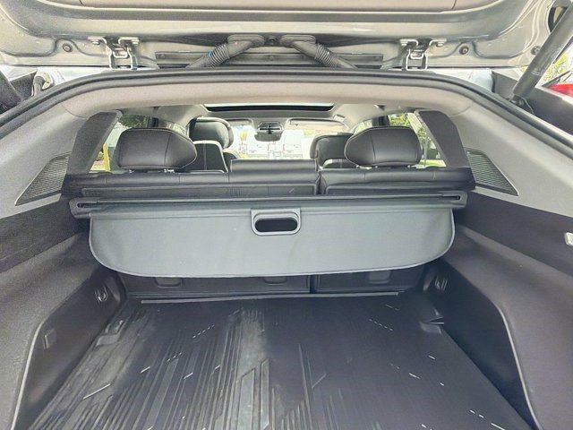 Certified 2025 Cadillac Optiq Sport 2 w/ LPO, Floor Liner Package AWD/4WD image 30