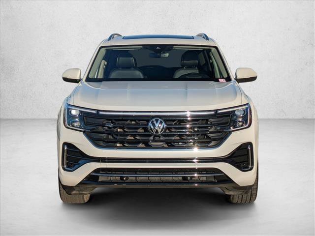 Used 2024 Volkswagen Atlas SEL Premium R-Line image 2