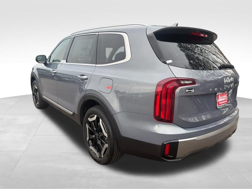 Certified 2025 Kia Telluride S image 3