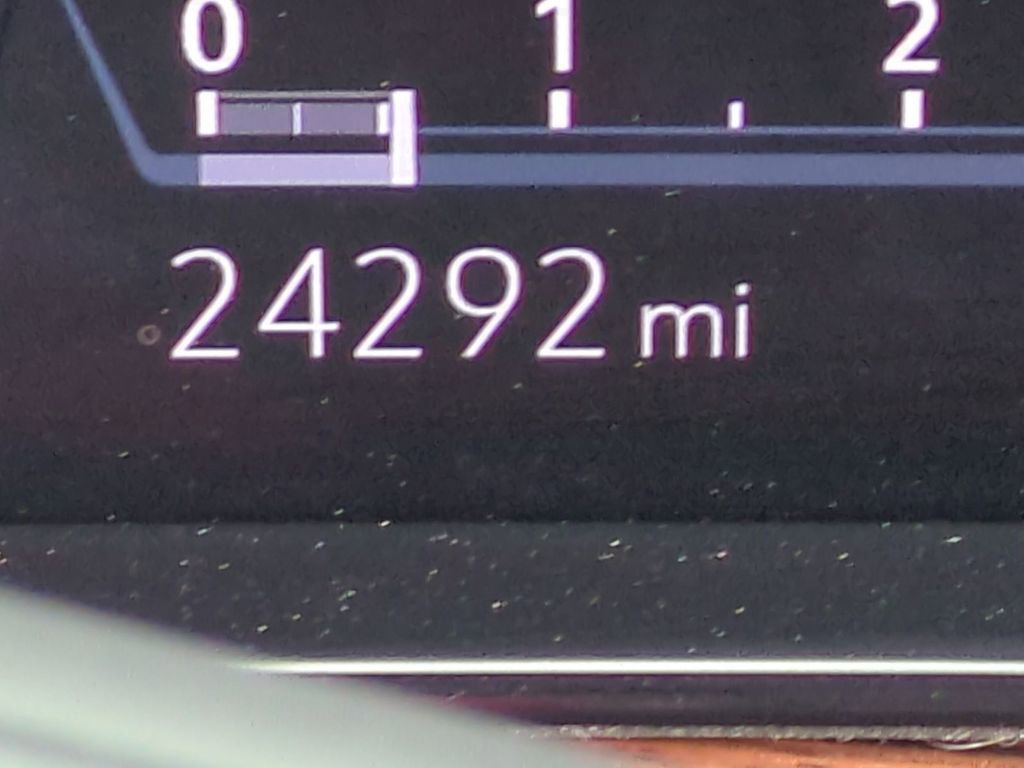 Certified 2024 Cadillac Escalade Premium Luxury AWD/4WD image 15