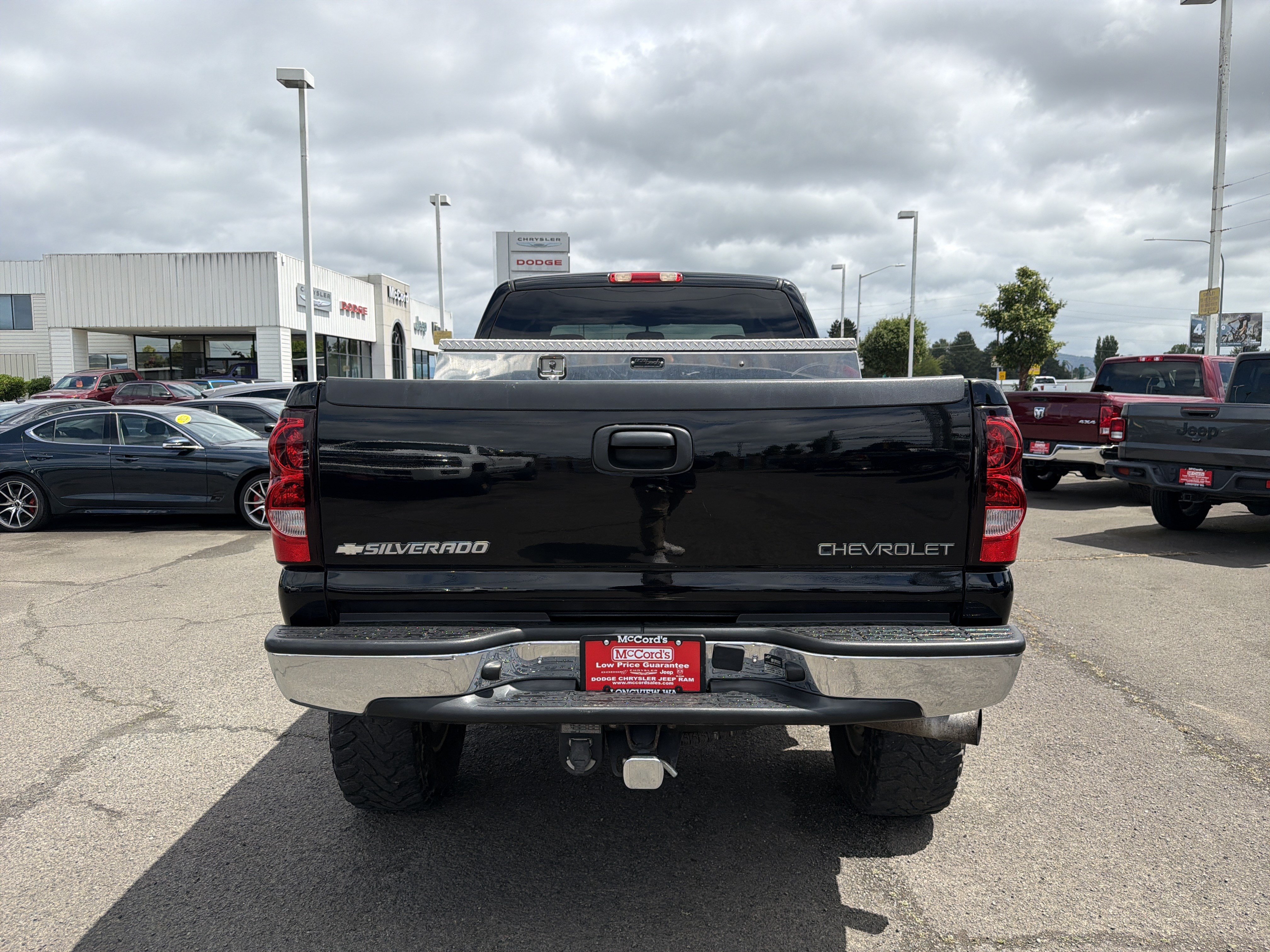 Used 2005 Chevrolet Silverado 2500 LT w/ Heavy-Duty Power Package AWD/4WD image 4