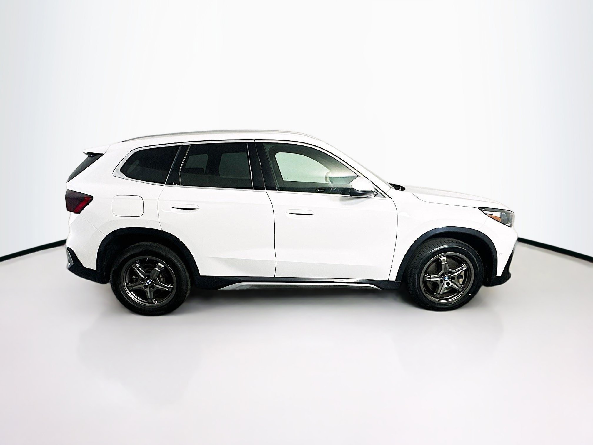 Used 2025 BMW X1 xDrive28i AWD/4WD image 10