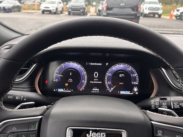 Used 2025 Jeep Grand Cherokee Altitude AWD/4WD image 24