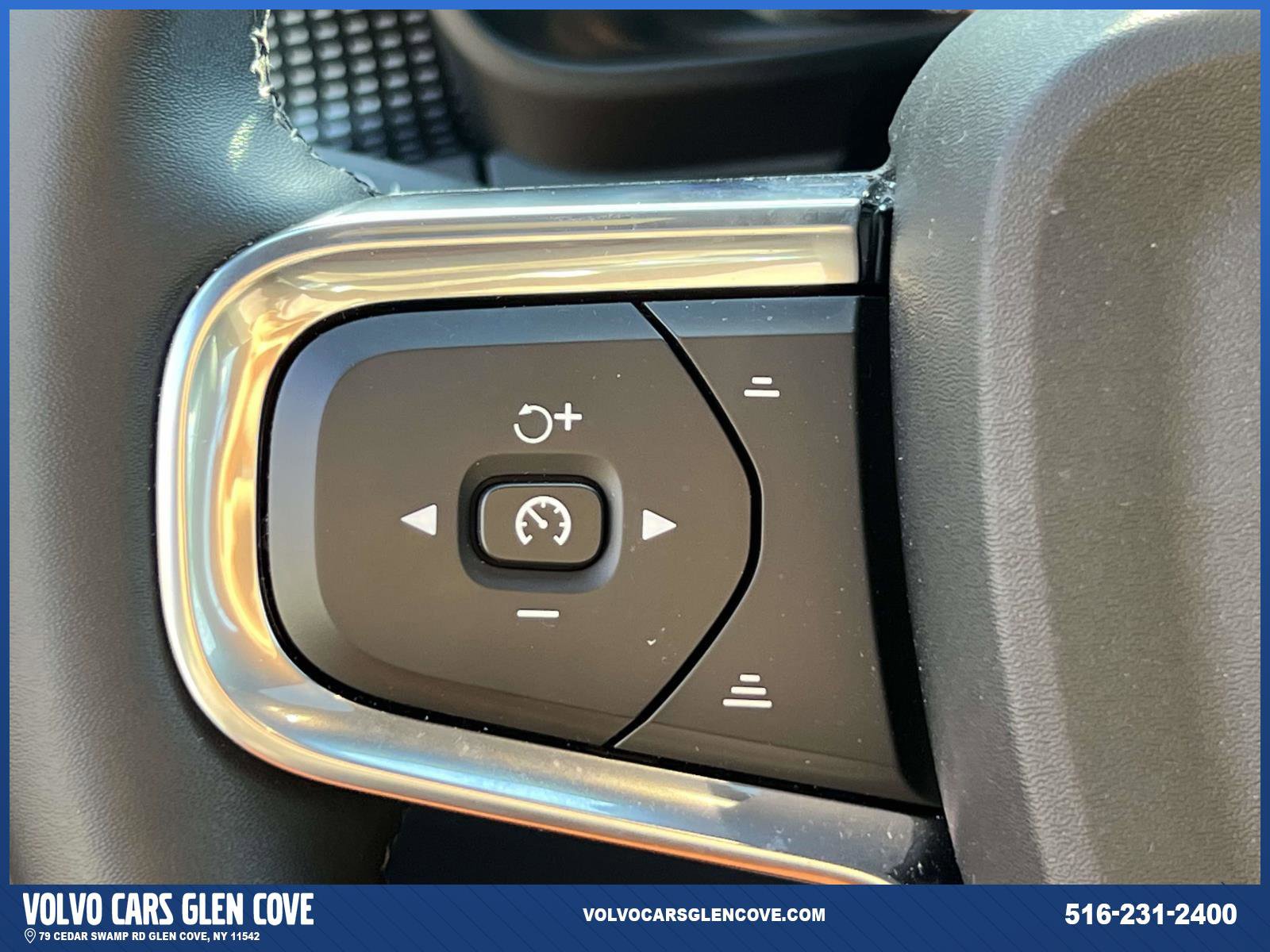 Used 2026 Volvo XC40 B5 Ultra w/ Climate Package image 21