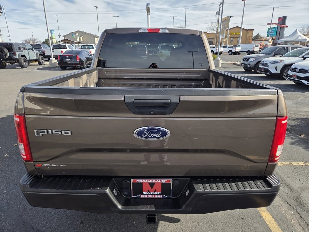 Used 2017 Ford F150 XL w/ Trailer Tow Package image 4