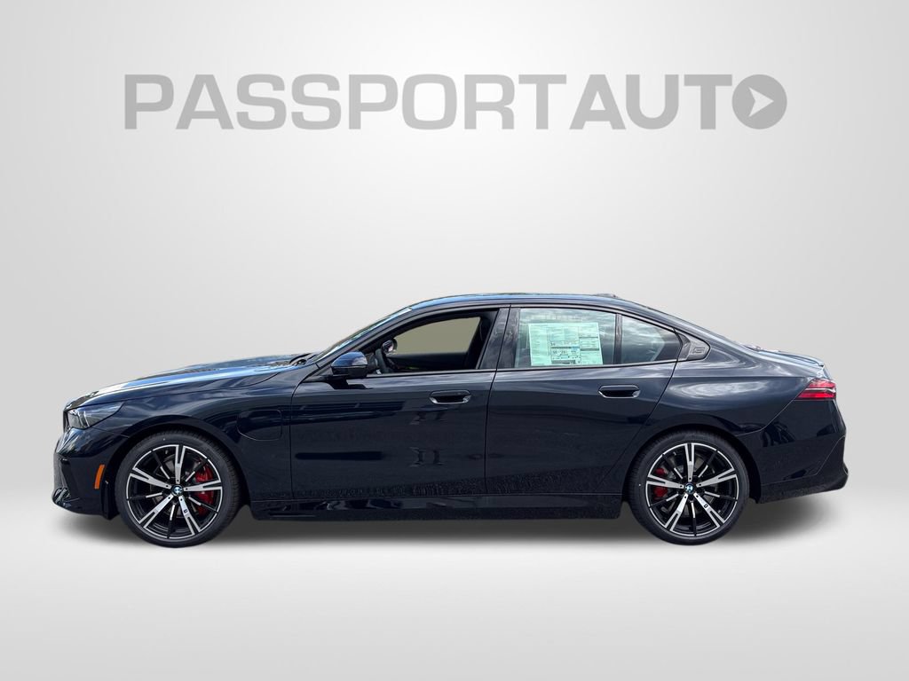 New 2027 BMW 550e xDrive w/ Executive Package AWD/4WD image 2