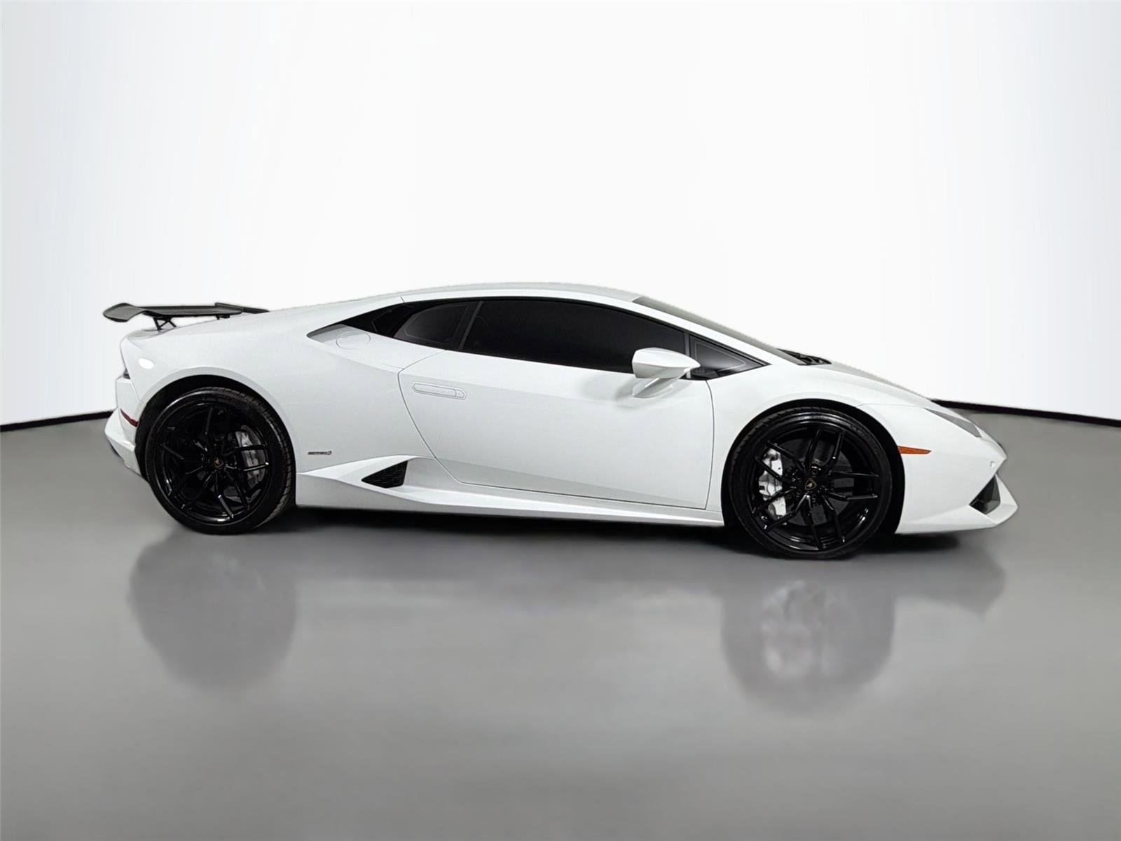 Used 2015 Lamborghini Huracan LP 610-4 AWD/4WD image 8