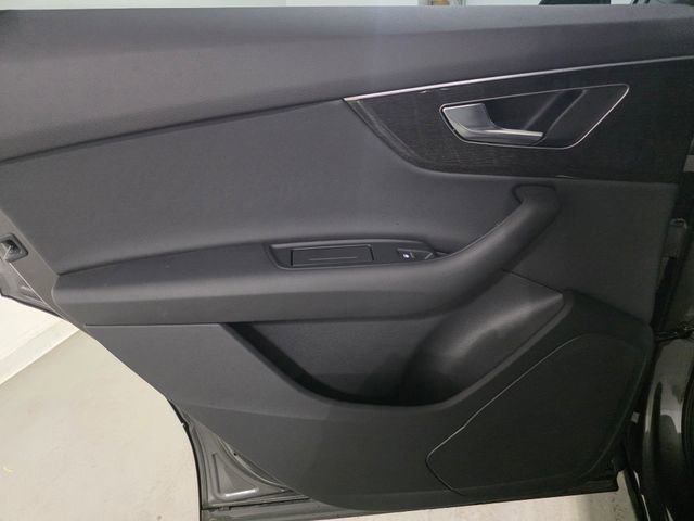 Used 2025 Audi Q7 2.0T Premium image 26