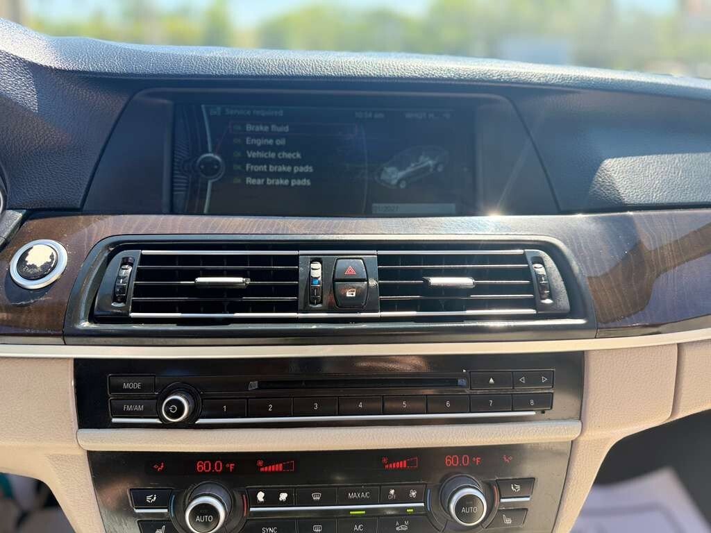 Used 2011 BMW 528i Sedan RWD image 19