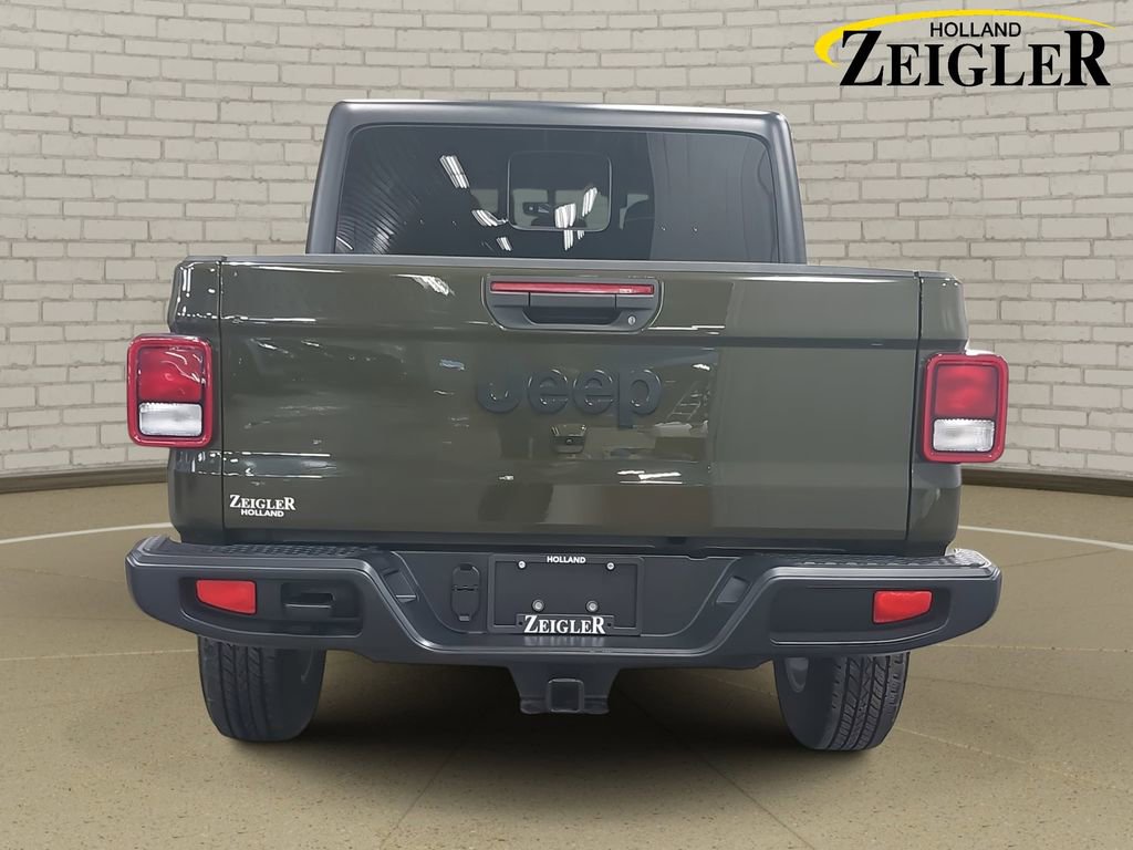 Used 2022 Jeep Gladiator Sport image 6