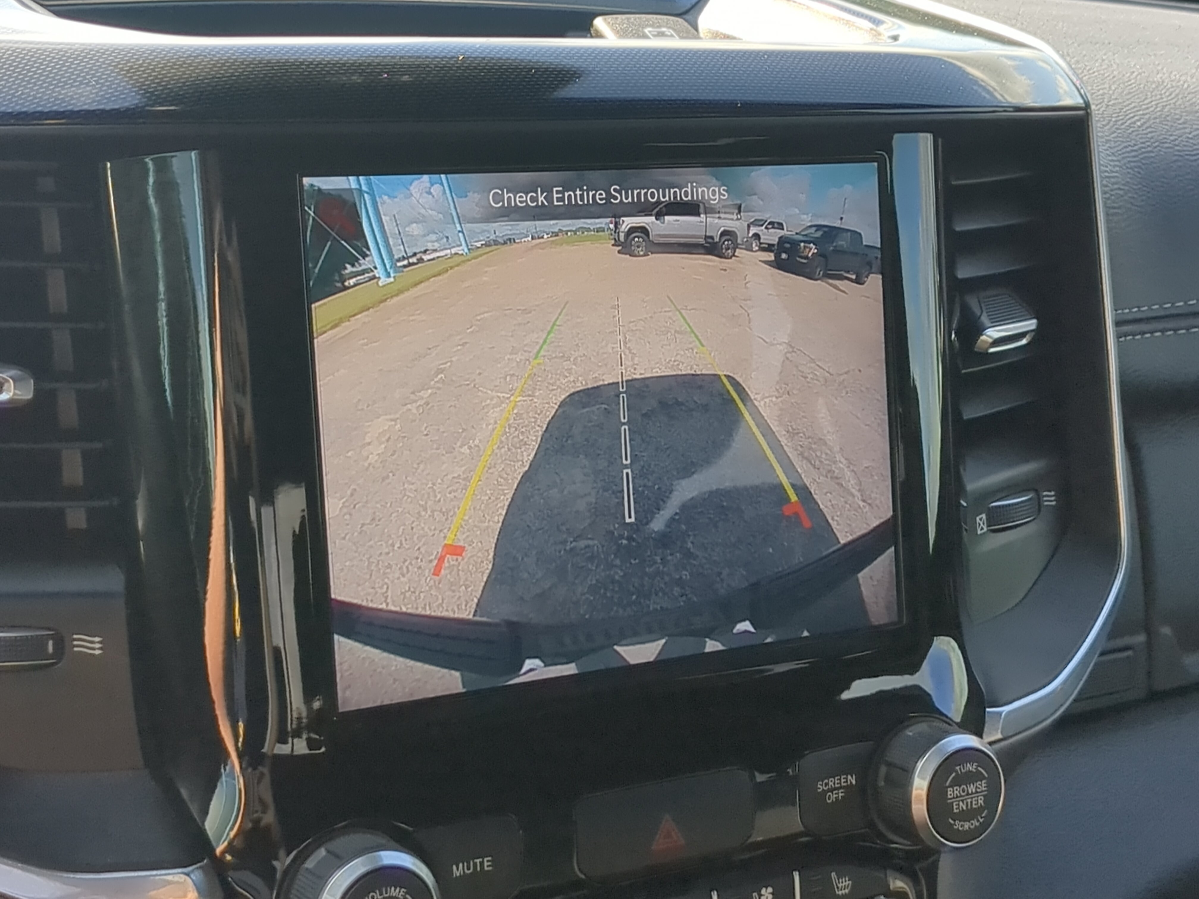 Used 2022 RAM 1500 Laramie AWD/4WD image 19