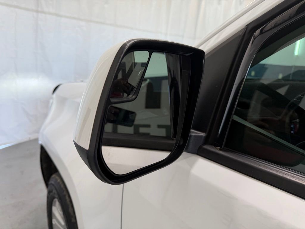 Used 2021 Chevrolet Colorado LT w/ Safety Package RWD image 6