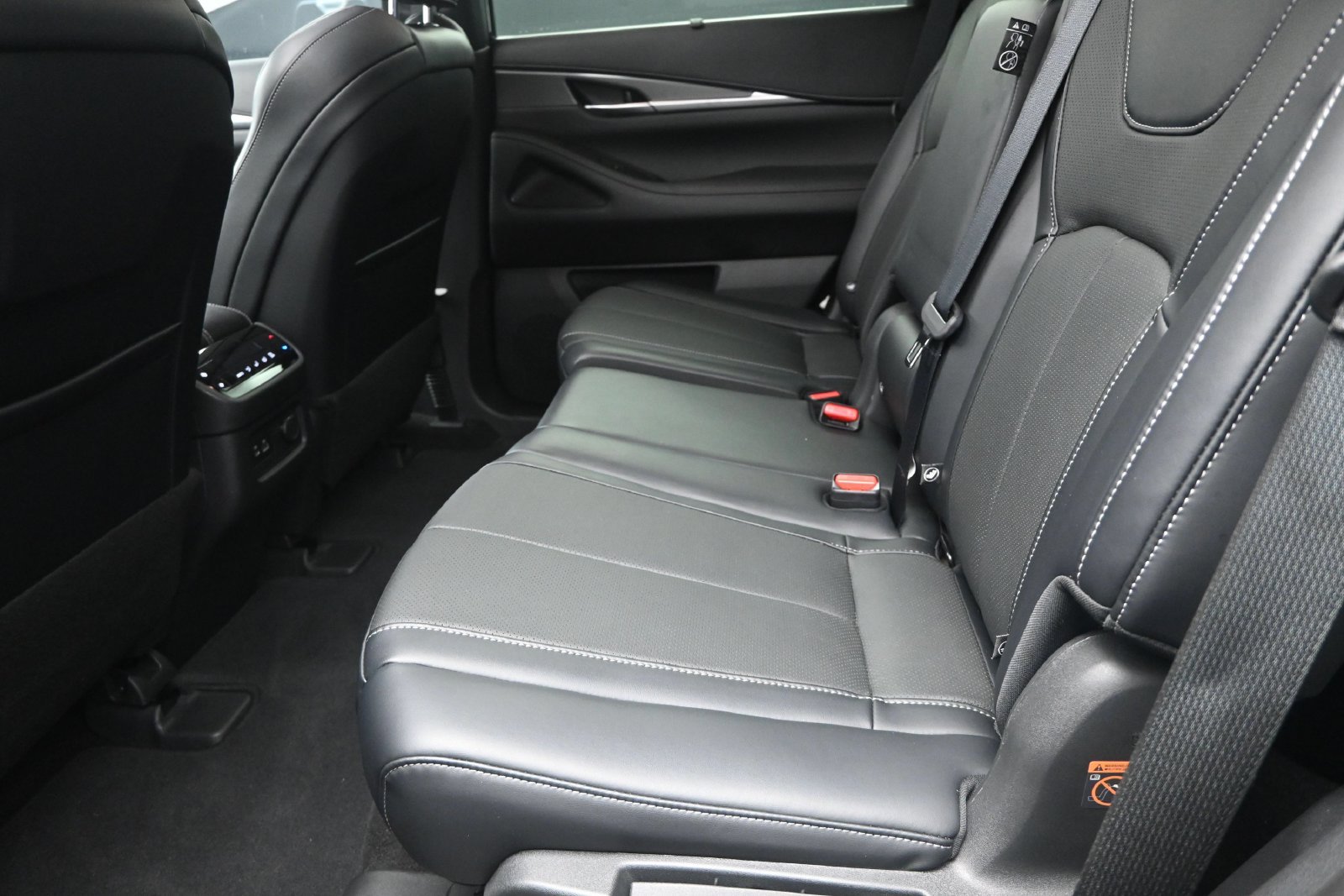 Certified 2023 INFINITI QX60 Luxe w/ Cargo Package AWD/4WD image 16