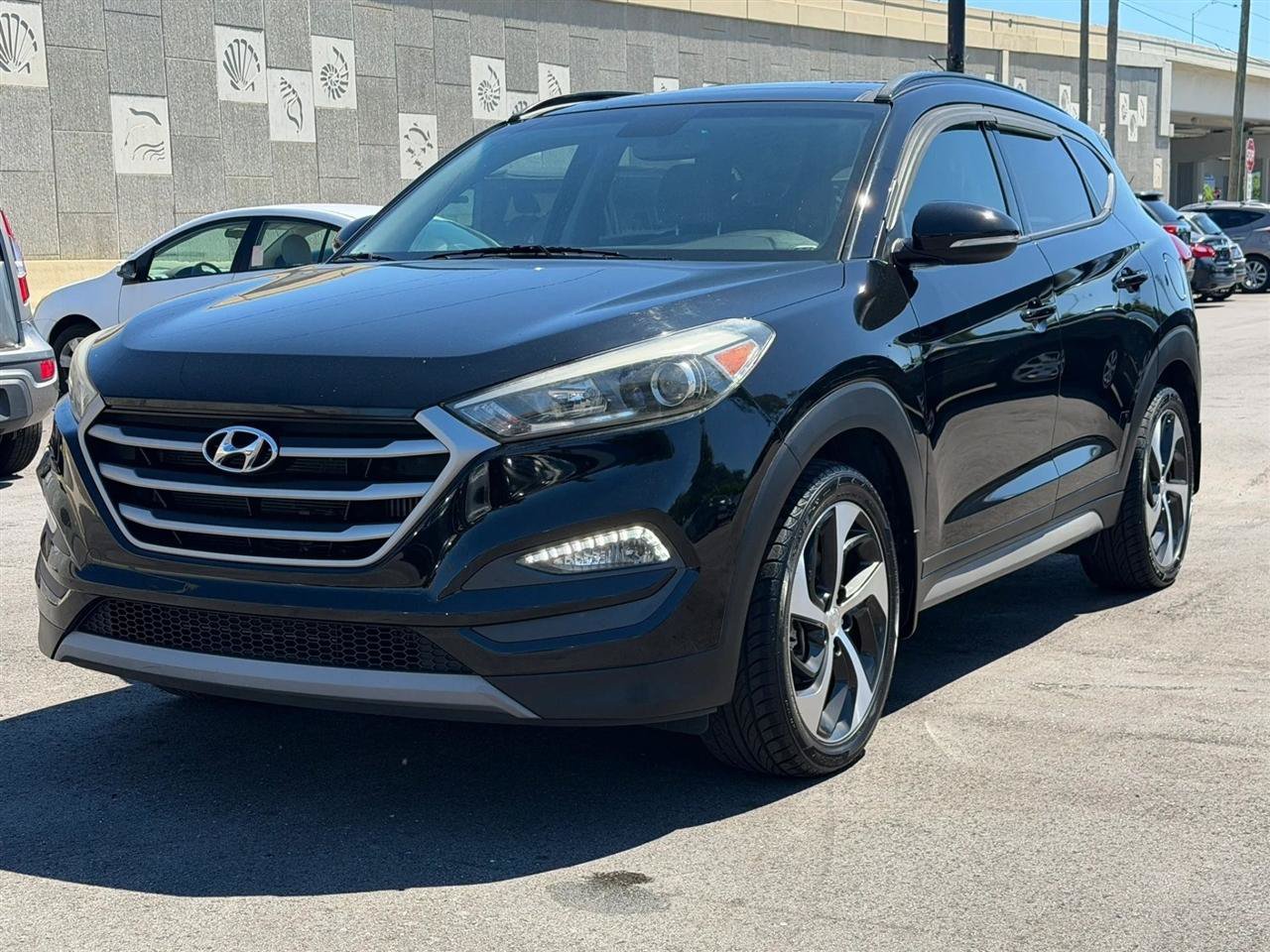 Used 2018 Hyundai Tucson Value FWD image 2