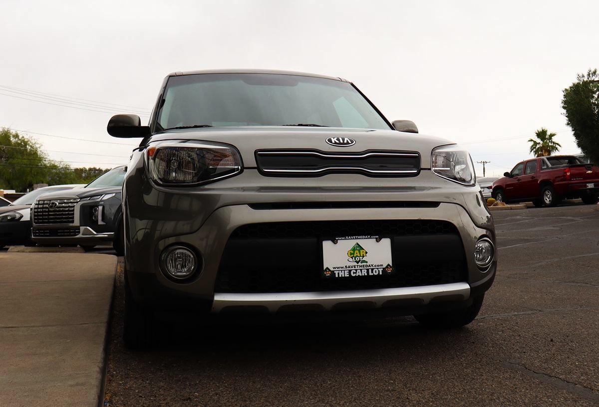 Used 2018 Kia Soul + FWD image 16