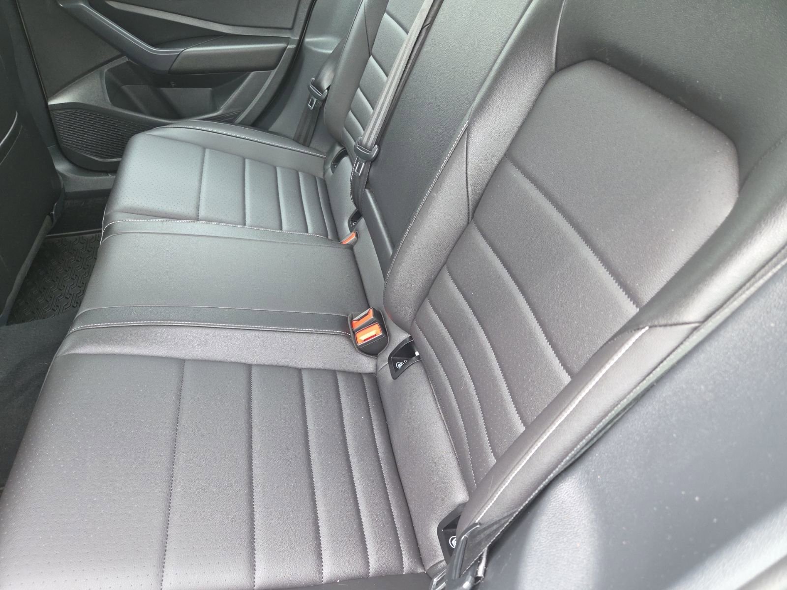 Certified 2022 Volkswagen Jetta SE FWD image 23