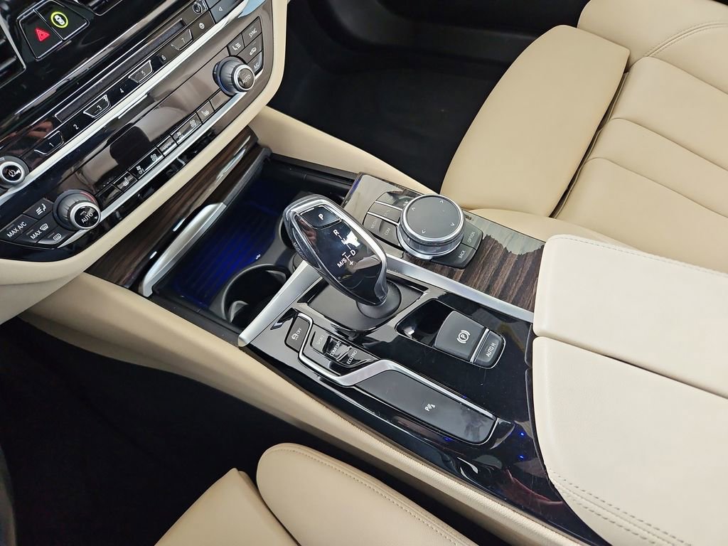 Used 2019 BMW 530i xDrive w/ Convenience Package AWD/4WD image 19