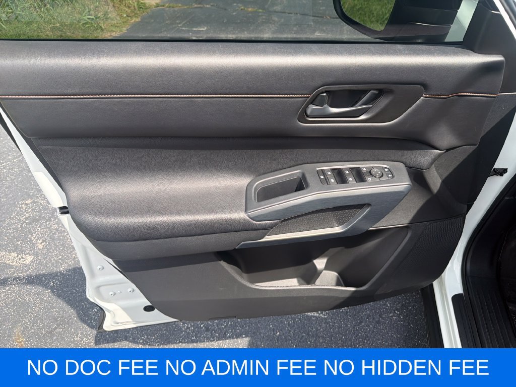 Used 2024 Nissan Pathfinder Rock Creek AWD/4WD image 12