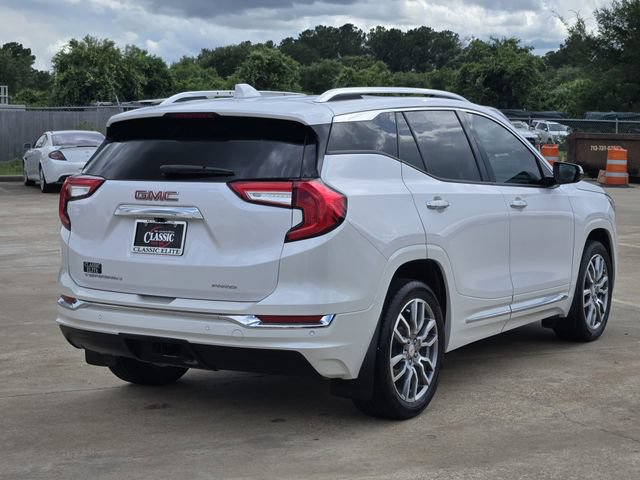 Used 2024 GMC Terrain Denali w/ Denali Premium Package AWD/4WD image 5