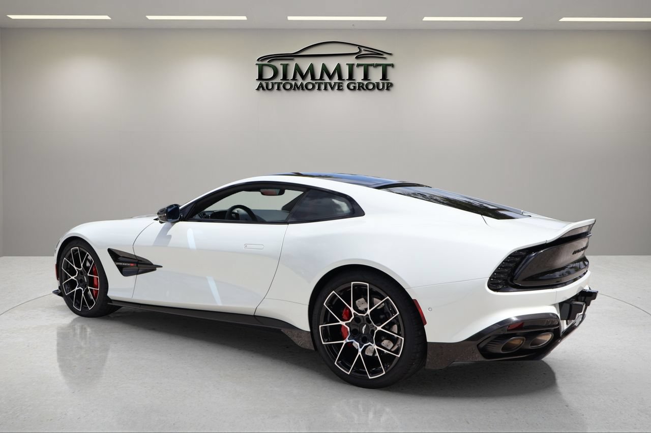 Used 2025 Aston Martin Vanquish RWD image 3