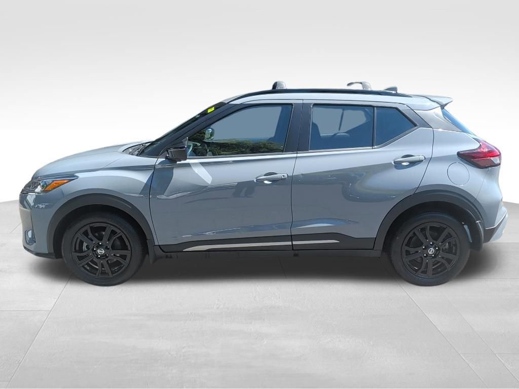 Used 2021 Nissan Kicks SR w/ Interior Electronics Package FWD image 2
