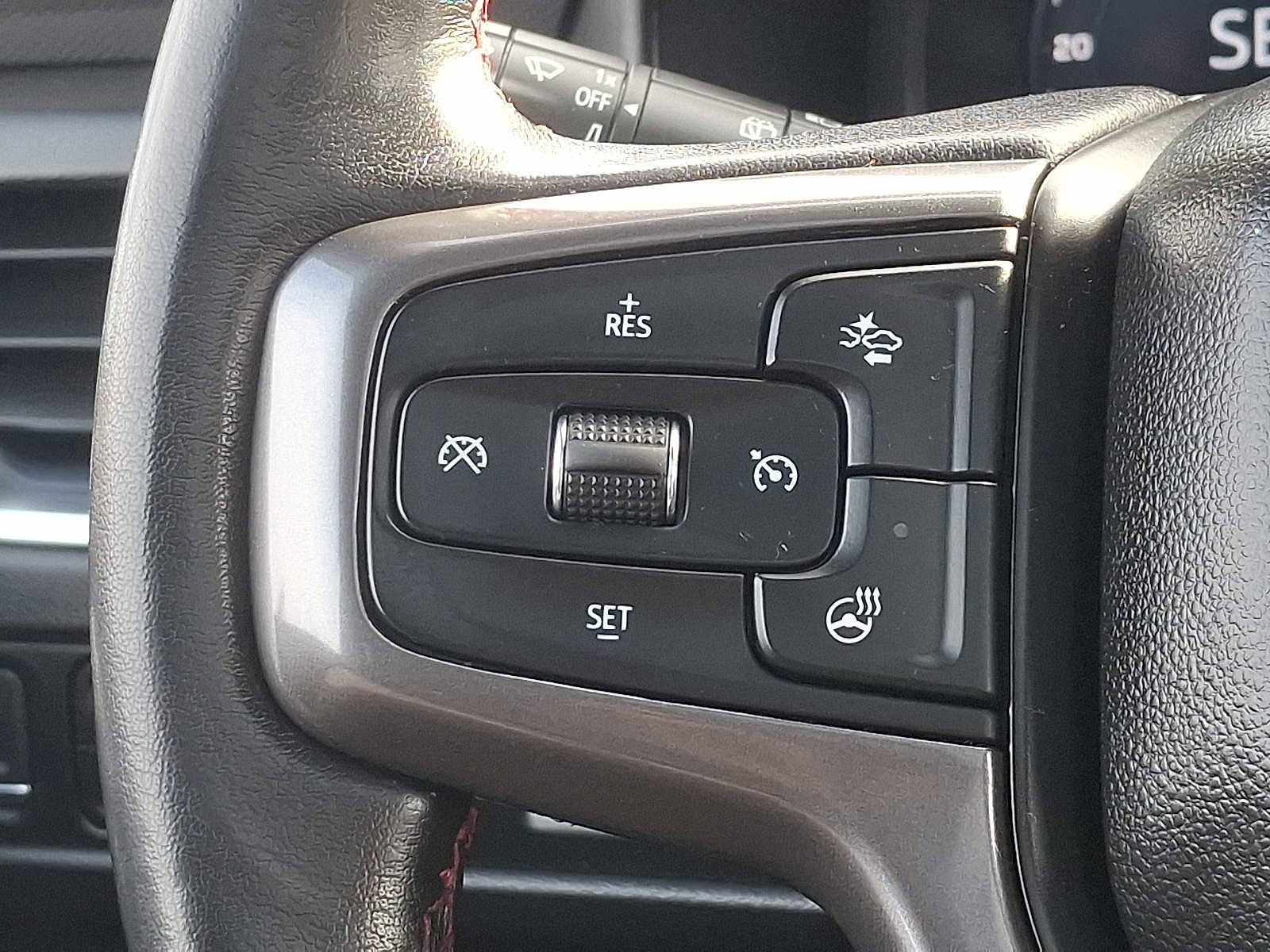 Used 2022 Chevrolet Suburban RST w/ Luxury Package image 24