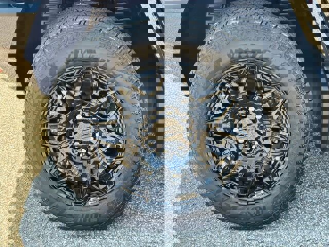 New 2025 GMC Hummer EV 2X w/ LPO, Illumination Package image 52