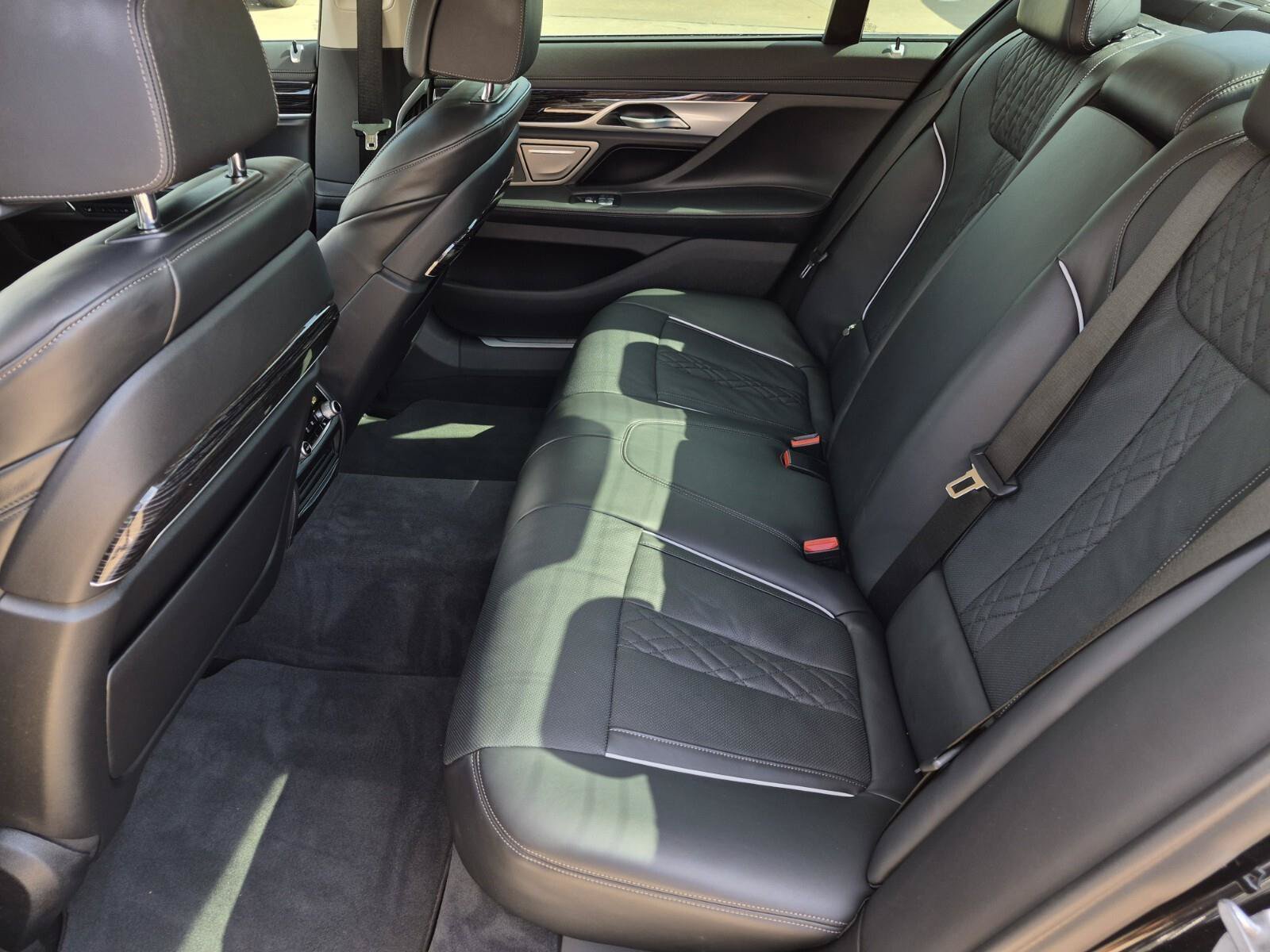 Used 2022 BMW 740i w/ Premium Package RWD image 17